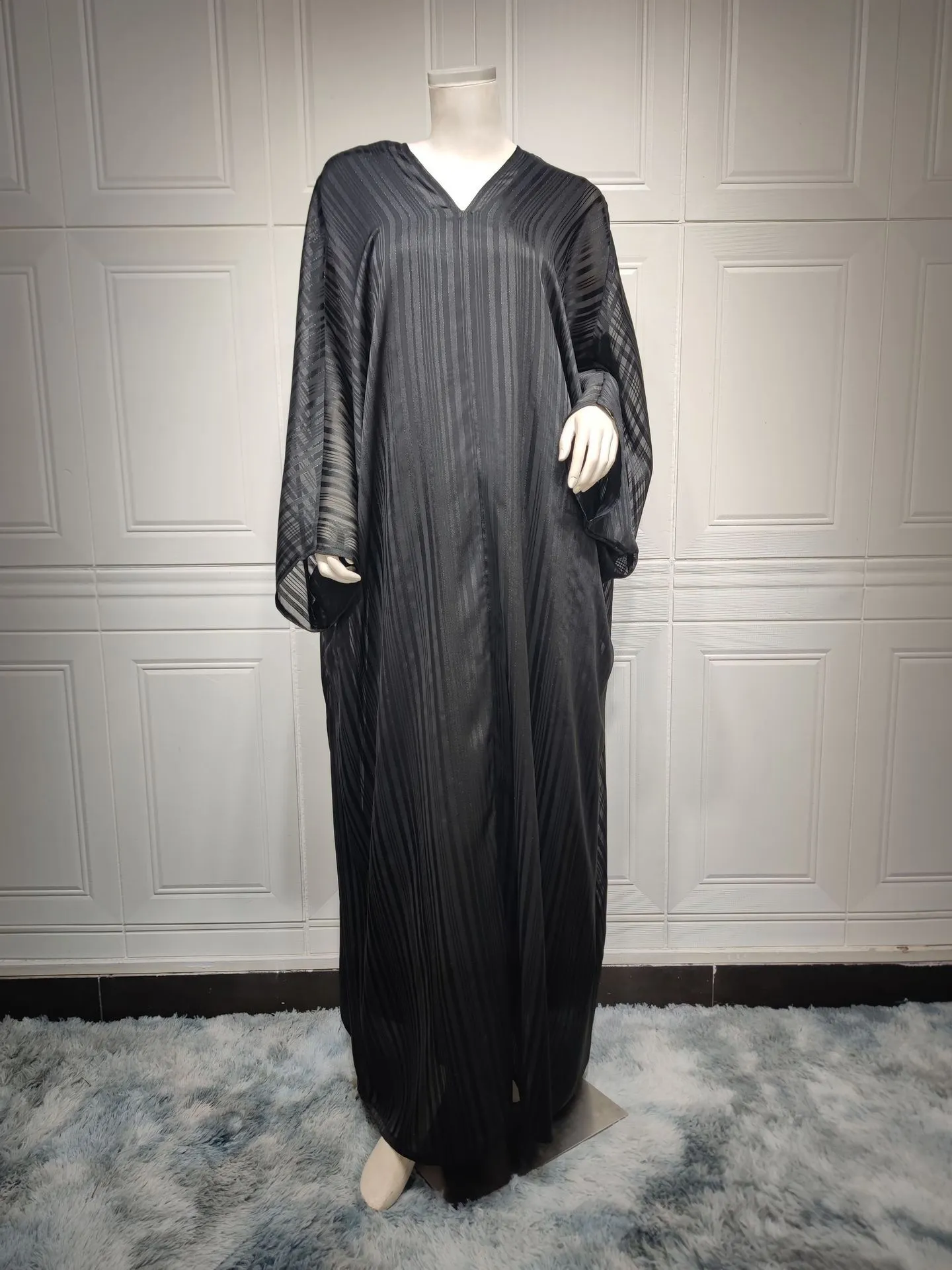 jawhara Shiny Figured Cloth Robe Two-piece Set