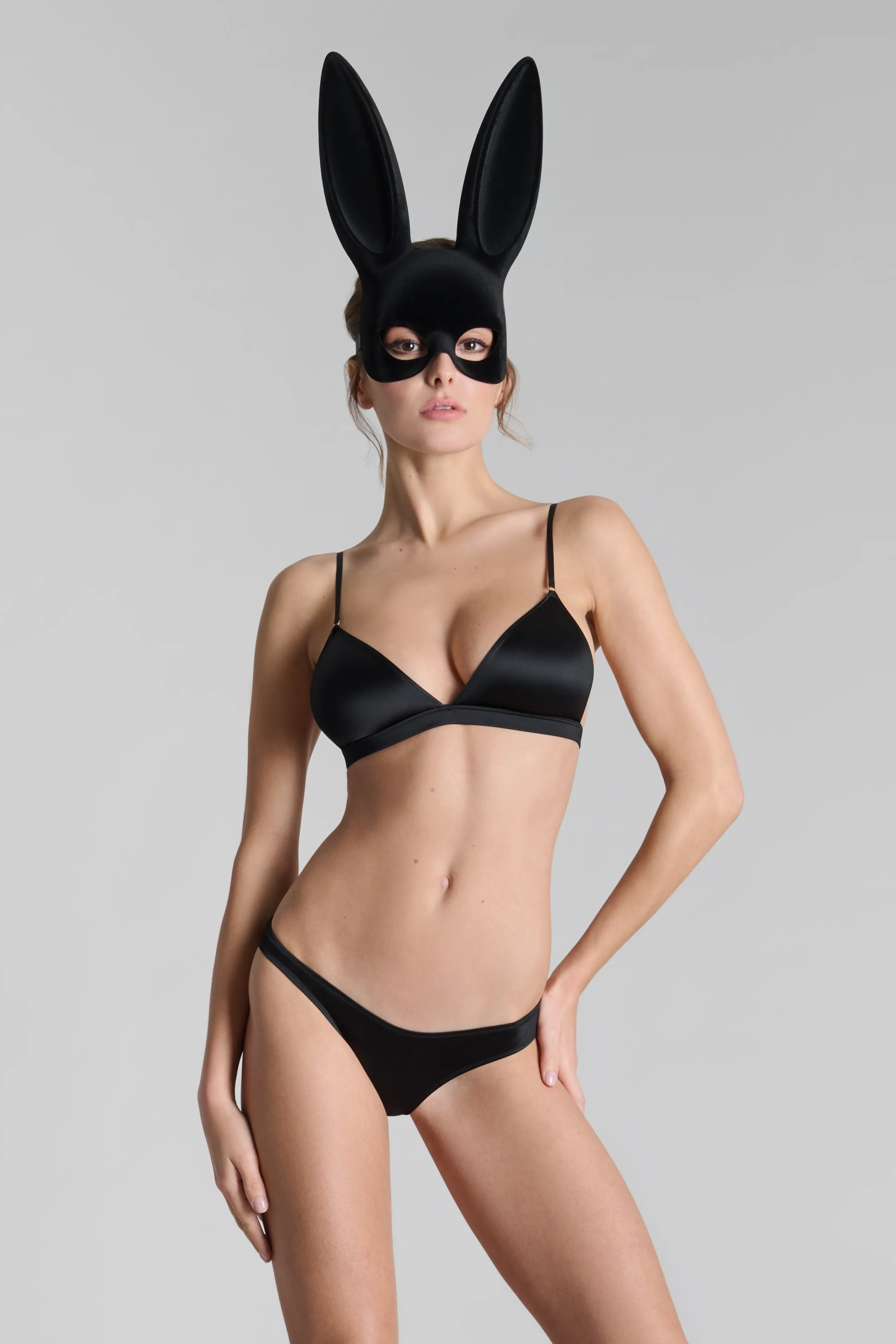 Masque lapin velours avec pompon - Les Ftiches